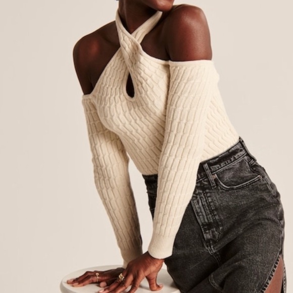 Abercrombie & Fitch Sweaters - NWT- Cable knit twist halter sweater-s